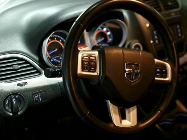 Червоний Додж Джорні, об'ємом двигуна 2.4 л та пробігом 92 тис. км за 12025 $, фото 6 на Automoto.ua