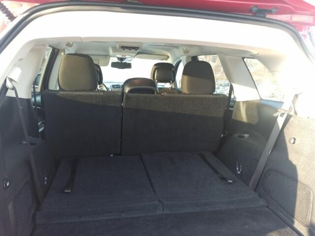 Красный Додж Джорни, объемом двигателя 2.36 л и пробегом 333 тыс. км за 9500 $, фото 3 на Automoto.ua