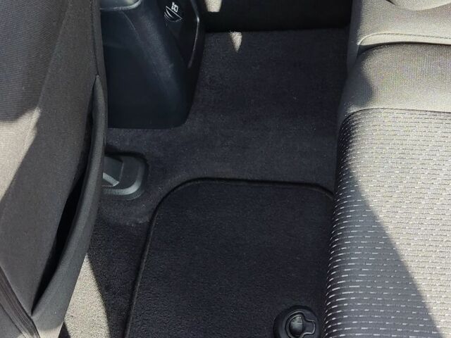 Красный Додж Джорни, объемом двигателя 2.4 л и пробегом 60 тыс. км за 12500 $, фото 7 на Automoto.ua