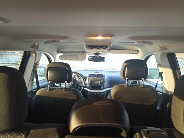 Красный Додж Джорни, объемом двигателя 2.36 л и пробегом 333 тыс. км за 9500 $, фото 5 на Automoto.ua