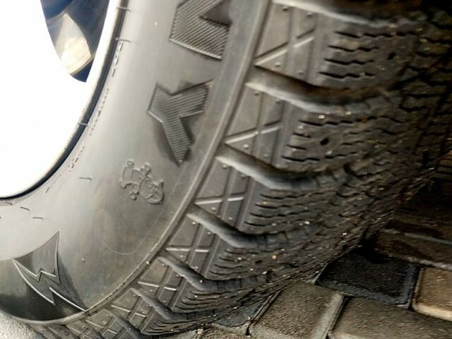 Красный Додж Джорни, объемом двигателя 2 л и пробегом 271 тыс. км за 5000 $, фото 8 на Automoto.ua