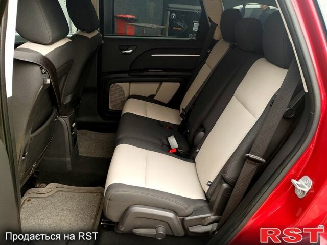 Красный Додж Джорни, объемом двигателя 2 л и пробегом 271 тыс. км за 5000 $, фото 6 на Automoto.ua