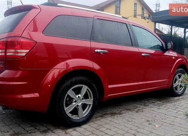 Червоний Додж Джорні, об'ємом двигуна 2 л та пробігом 212 тис. км за 9999 $, фото 1 на Automoto.ua