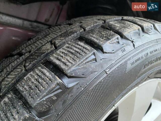 Красный Додж Джорни, объемом двигателя 2.36 л и пробегом 194 тыс. км за 7900 $, фото 18 на Automoto.ua