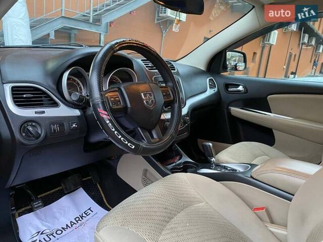 Красный Додж Джорни, объемом двигателя 2.36 л и пробегом 194 тыс. км за 7900 $, фото 20 на Automoto.ua