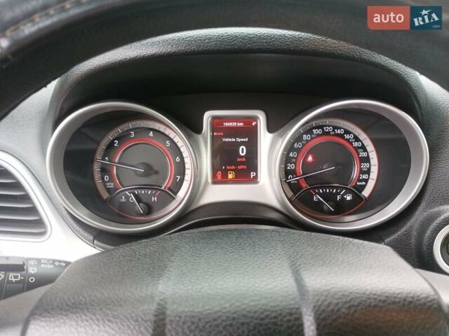 Красный Додж Джорни, объемом двигателя 2.36 л и пробегом 195 тыс. км за 7800 $, фото 19 на Automoto.ua