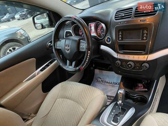 Красный Додж Джорни, объемом двигателя 2.36 л и пробегом 194 тыс. км за 7900 $, фото 24 на Automoto.ua