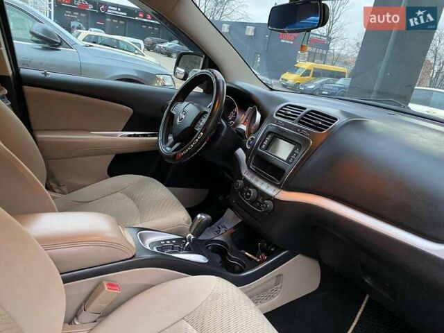 Красный Додж Джорни, объемом двигателя 2.36 л и пробегом 194 тыс. км за 7900 $, фото 23 на Automoto.ua