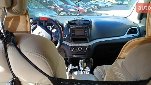 Красный Додж Джорни, объемом двигателя 2.36 л и пробегом 190 тыс. км за 11000 $, фото 17 на Automoto.ua