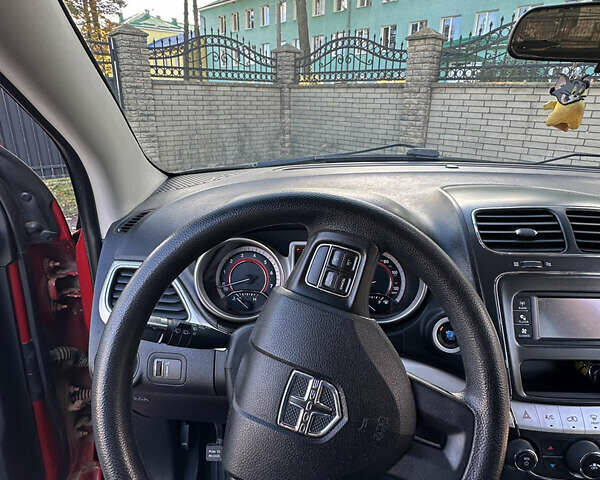 Красный Додж Джорни, объемом двигателя 2.36 л и пробегом 305 тыс. км за 8800 $, фото 13 на Automoto.ua