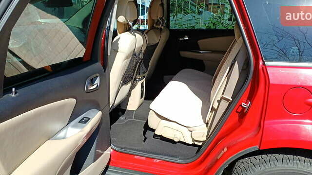 Красный Додж Джорни, объемом двигателя 2.36 л и пробегом 190 тыс. км за 11000 $, фото 9 на Automoto.ua