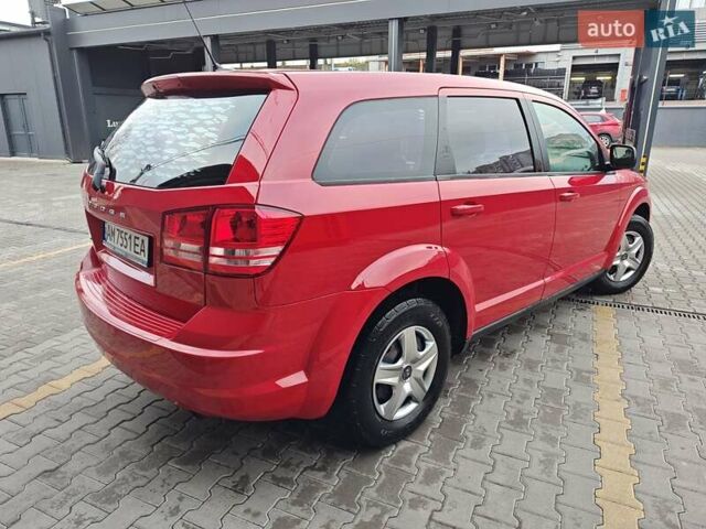 Красный Додж Джорни, объемом двигателя 2.36 л и пробегом 163 тыс. км за 8600 $, фото 4 на Automoto.ua