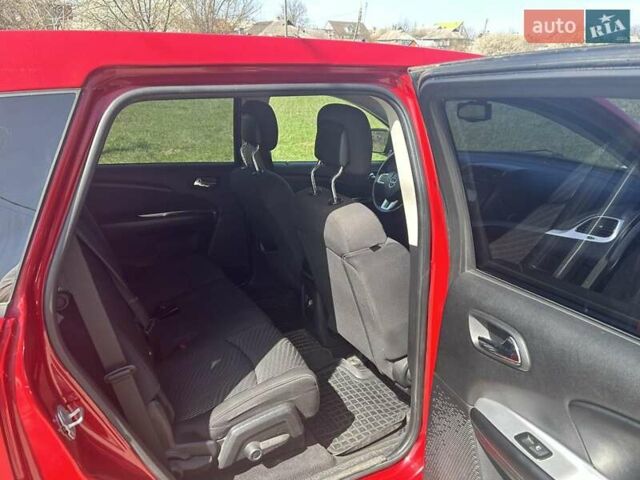 Красный Додж Джорни, объемом двигателя 2.36 л и пробегом 174 тыс. км за 9500 $, фото 5 на Automoto.ua