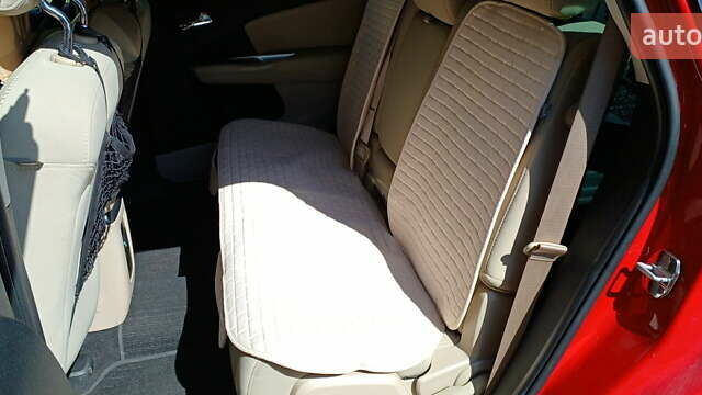 Красный Додж Джорни, объемом двигателя 2.36 л и пробегом 190 тыс. км за 11000 $, фото 12 на Automoto.ua