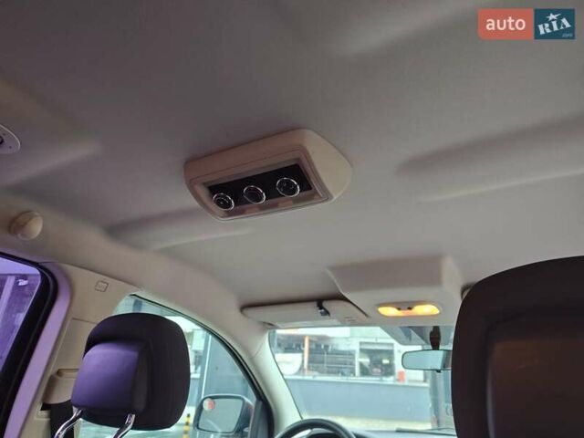 Красный Додж Джорни, объемом двигателя 2.36 л и пробегом 163 тыс. км за 8600 $, фото 15 на Automoto.ua