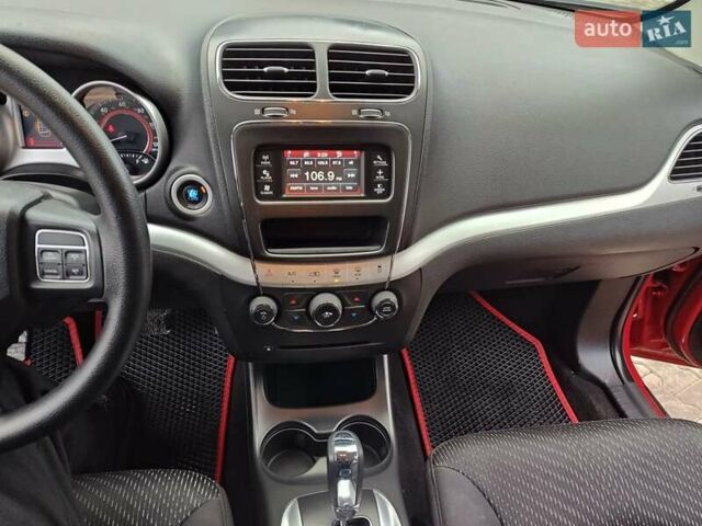 Красный Додж Джорни, объемом двигателя 2.36 л и пробегом 163 тыс. км за 8600 $, фото 19 на Automoto.ua