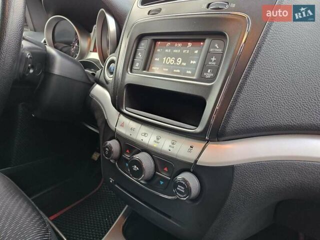 Красный Додж Джорни, объемом двигателя 2.36 л и пробегом 163 тыс. км за 8600 $, фото 17 на Automoto.ua