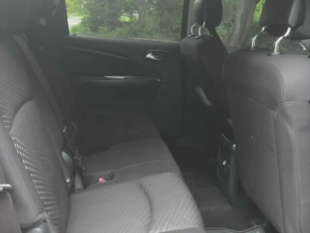 Красный Додж Джорни, объемом двигателя 2.4 л и пробегом 235 тыс. км за 9500 $, фото 4 на Automoto.ua