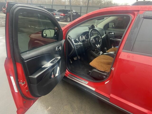 Красный Додж Джорни, объемом двигателя 2.4 л и пробегом 240 тыс. км за 10700 $, фото 6 на Automoto.ua