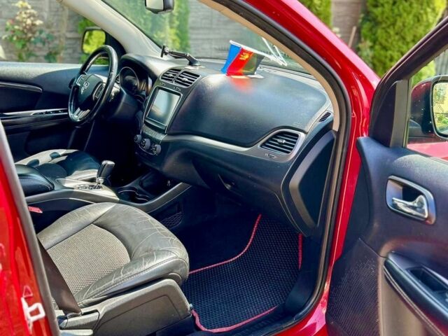 Червоний Додж Джорні, об'ємом двигуна 2.4 л та пробігом 190 тис. км за 10750 $, фото 4 на Automoto.ua