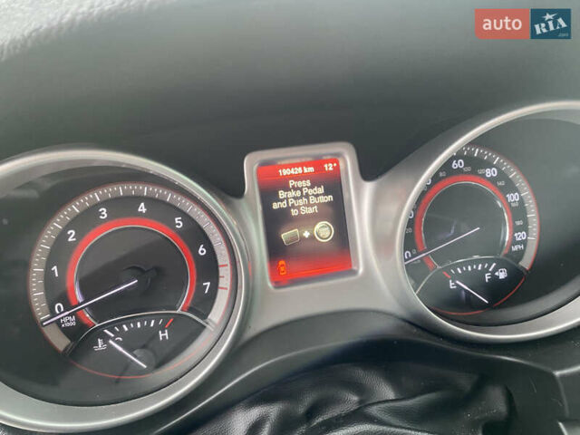 Червоний Додж Джорні, об'ємом двигуна 2.36 л та пробігом 190 тис. км за 9900 $, фото 10 на Automoto.ua