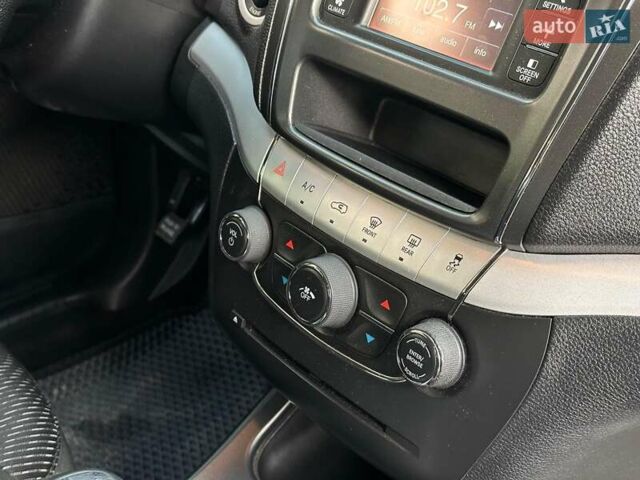 Красный Додж Джорни, объемом двигателя 2.4 л и пробегом 205 тыс. км за 10490 $, фото 23 на Automoto.ua