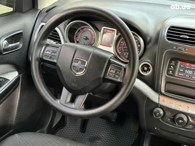 Красный Додж Джорни, объемом двигателя 2.4 л и пробегом 205 тыс. км за 10490 $, фото 19 на Automoto.ua