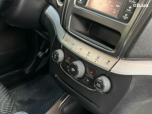 Красный Додж Джорни, объемом двигателя 2.4 л и пробегом 205 тыс. км за 10490 $, фото 23 на Automoto.ua