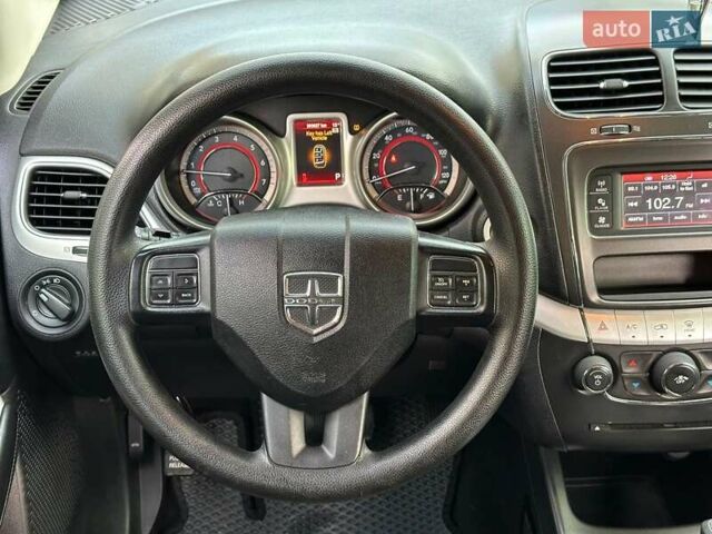 Красный Додж Джорни, объемом двигателя 2.4 л и пробегом 205 тыс. км за 10490 $, фото 17 на Automoto.ua