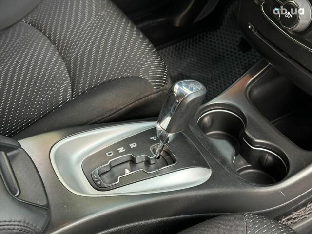 Красный Додж Джорни, объемом двигателя 2.4 л и пробегом 205 тыс. км за 10490 $, фото 22 на Automoto.ua