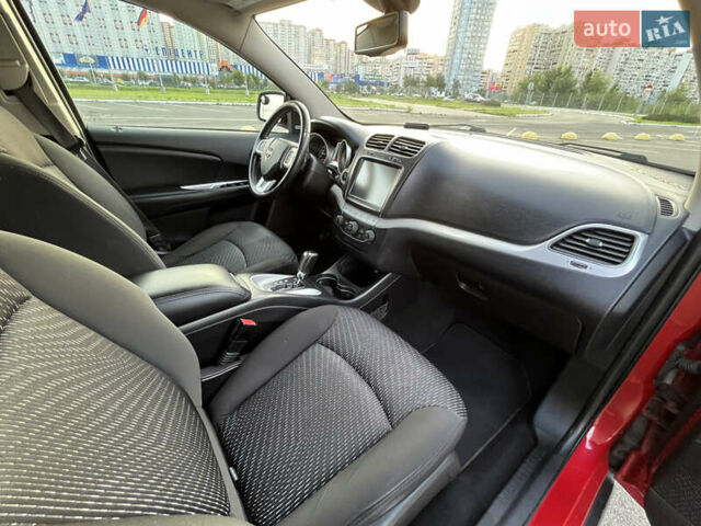 Красный Додж Джорни, объемом двигателя 2.36 л и пробегом 160 тыс. км за 9999 $, фото 12 на Automoto.ua