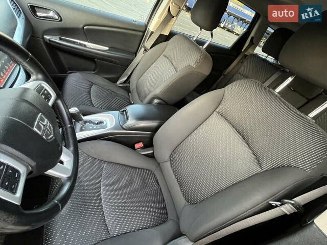 Красный Додж Джорни, объемом двигателя 2.36 л и пробегом 160 тыс. км за 9999 $, фото 15 на Automoto.ua