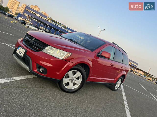 Красный Додж Джорни, объемом двигателя 2.36 л и пробегом 160 тыс. км за 9999 $, фото 6 на Automoto.ua