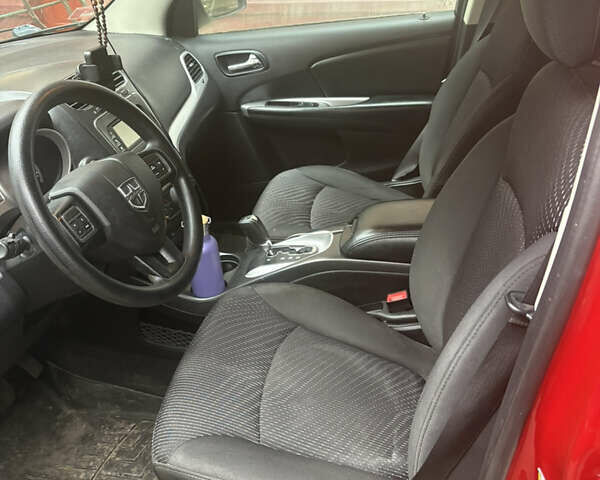 Красный Додж Джорни, объемом двигателя 2.36 л и пробегом 256 тыс. км за 10600 $, фото 6 на Automoto.ua