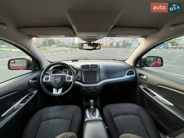 Красный Додж Джорни, объемом двигателя 2.36 л и пробегом 160 тыс. км за 9999 $, фото 9 на Automoto.ua