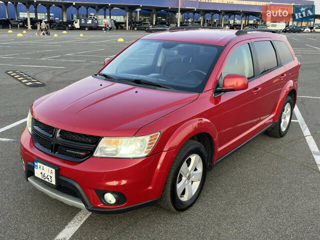 Красный Додж Джорни, объемом двигателя 2.36 л и пробегом 160 тыс. км за 9999 $, фото 1 на Automoto.ua