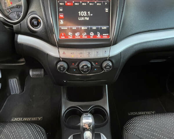 Красный Додж Джорни, объемом двигателя 2.36 л и пробегом 160 тыс. км за 9999 $, фото 17 на Automoto.ua