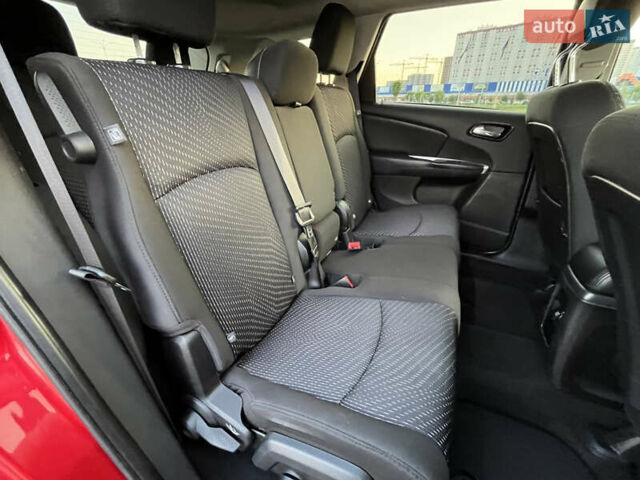 Красный Додж Джорни, объемом двигателя 2.36 л и пробегом 160 тыс. км за 9999 $, фото 11 на Automoto.ua