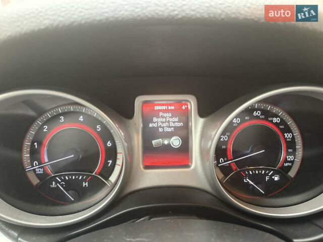 Красный Додж Джорни, объемом двигателя 2.36 л и пробегом 256 тыс. км за 10600 $, фото 12 на Automoto.ua