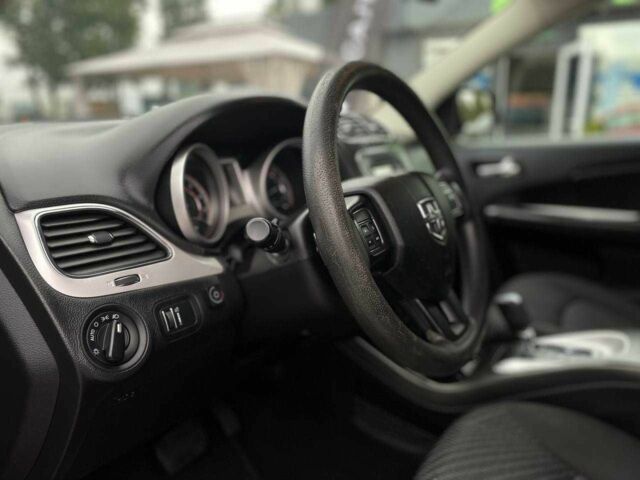 Червоний Додж Джорні, об'ємом двигуна 2.4 л та пробігом 207 тис. км за 11990 $, фото 10 на Automoto.ua