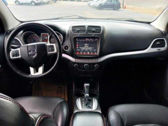 Красный Додж Джорни, объемом двигателя 3.6 л и пробегом 79 тыс. км за 7000 $, фото 5 на Automoto.ua