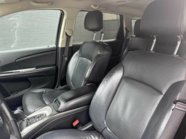 Додж Джорни 2016 в Одессе на Automoto.ua Красный Додж Джорни, объемом двигателя 3.6 л и пробегом 80 тыс. км за 5500 $, фото 9 на Automoto.ua