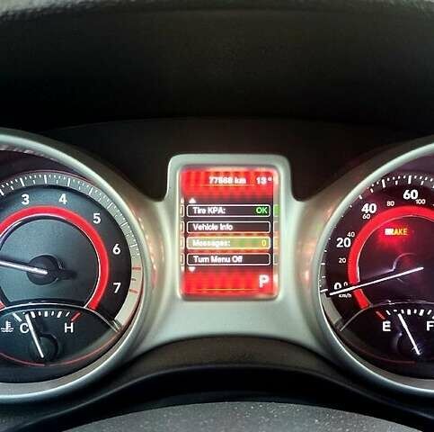 Красный Додж Джорни, объемом двигателя 2.4 л и пробегом 77 тыс. км за 13500 $, фото 7 на Automoto.ua