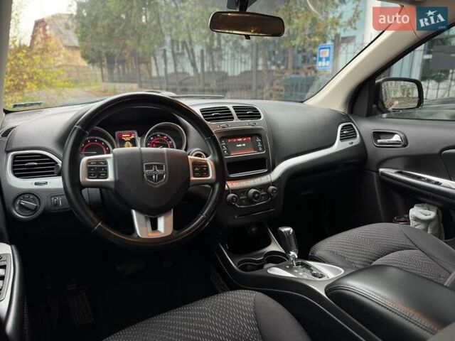 Красный Додж Джорни, объемом двигателя 2.4 л и пробегом 92 тыс. км за 12490 $, фото 35 на Automoto.ua