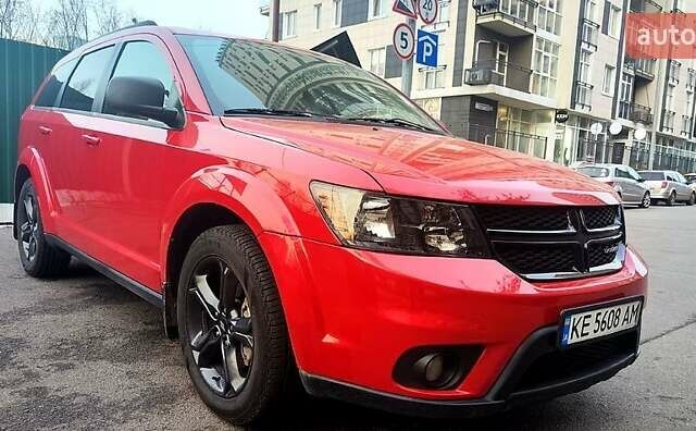 Красный Додж Джорни, объемом двигателя 2.4 л и пробегом 77 тыс. км за 13500 $, фото 9 на Automoto.ua