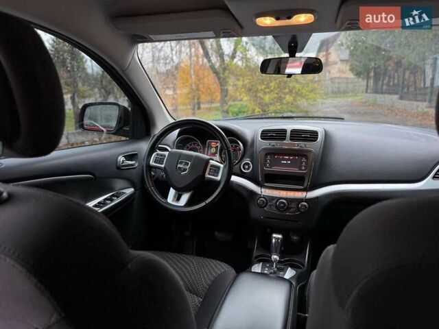 Красный Додж Джорни, объемом двигателя 2.4 л и пробегом 92 тыс. км за 12490 $, фото 37 на Automoto.ua