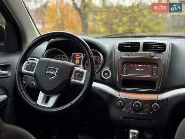 Красный Додж Джорни, объемом двигателя 2.4 л и пробегом 92 тыс. км за 12490 $, фото 38 на Automoto.ua