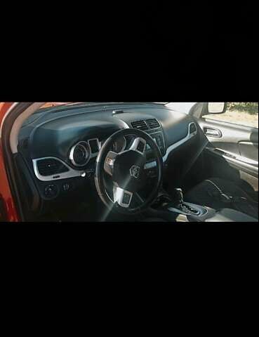 Красный Додж Джорни, объемом двигателя 2.36 л и пробегом 333 тыс. км за 10000 $, фото 3 на Automoto.ua