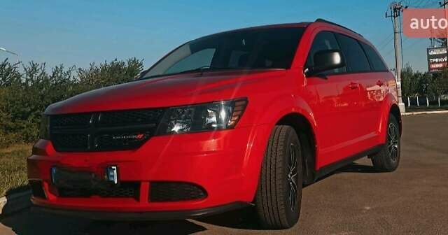 Красный Додж Джорни, объемом двигателя 2.36 л и пробегом 333 тыс. км за 10000 $, фото 4 на Automoto.ua