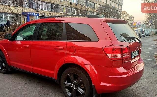Красный Додж Джорни, объемом двигателя 2.4 л и пробегом 77 тыс. км за 13500 $, фото 1 на Automoto.ua